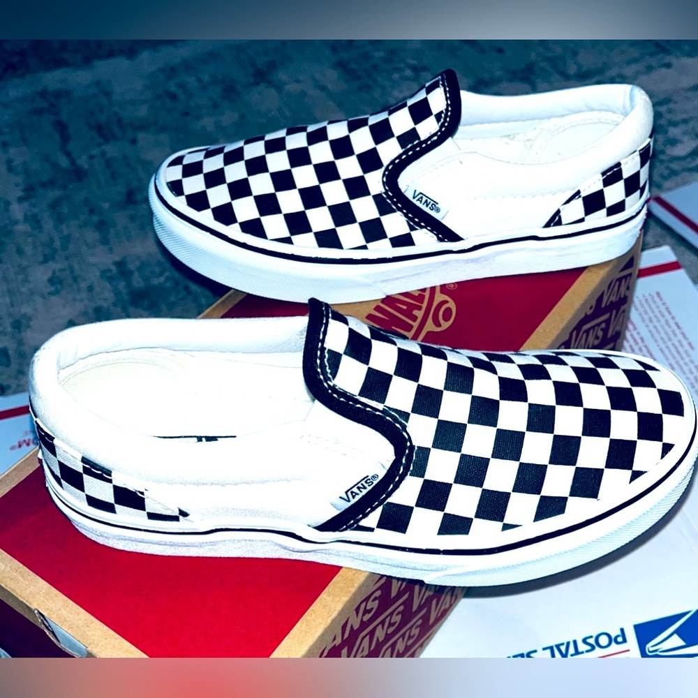 🔥SOLD🔥 Vans Checkerboard Slip-On (Blk/Wt), Size Wmns 4.5 / Youth Size 3:$40 - Picture 1 of 11